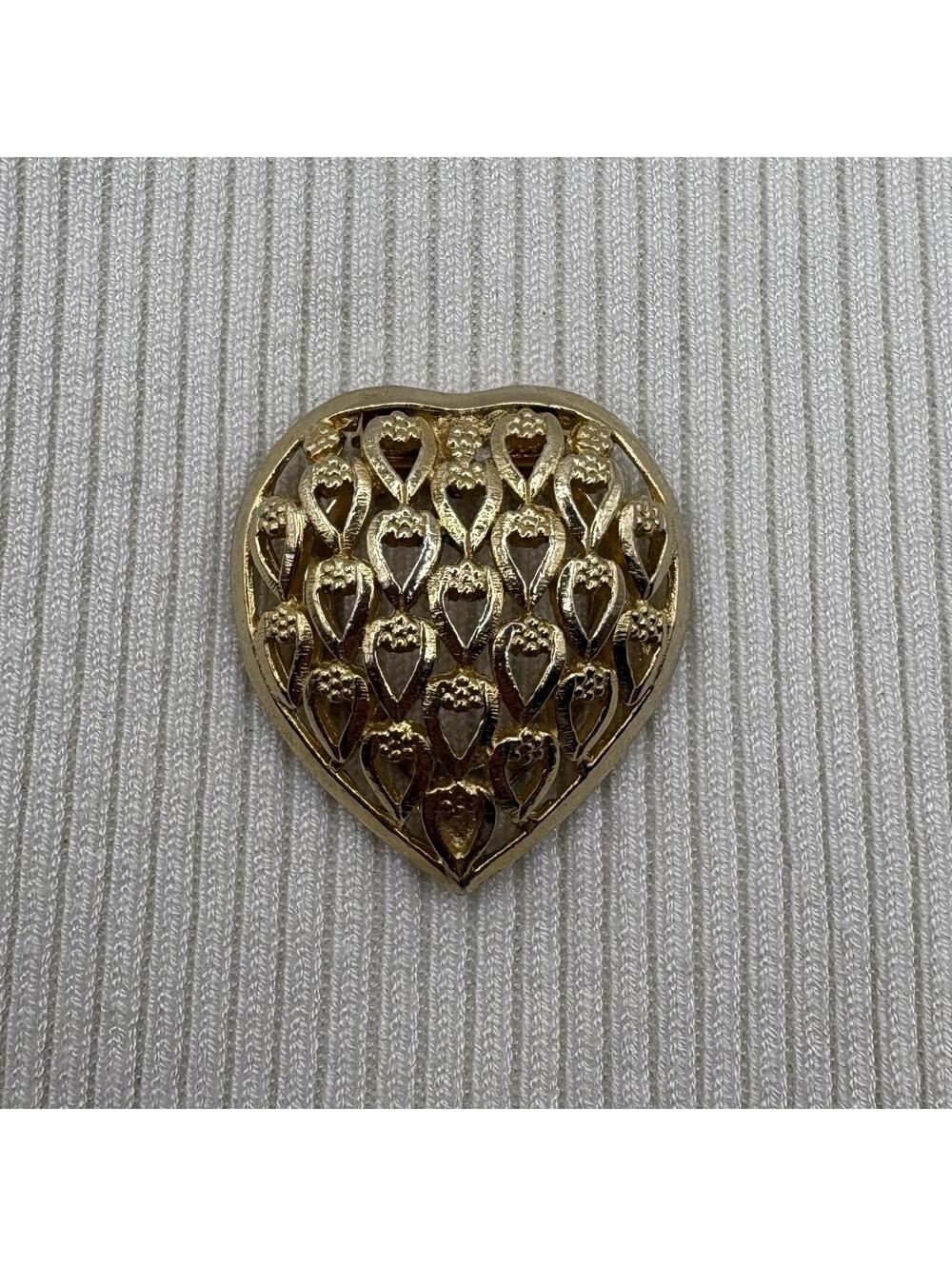 Vintage Celebrity Gold Tone Heart Filigree Scarf Clip Signed